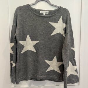 Super cute new without tags gray and white start sweater with bell sleeves sz S